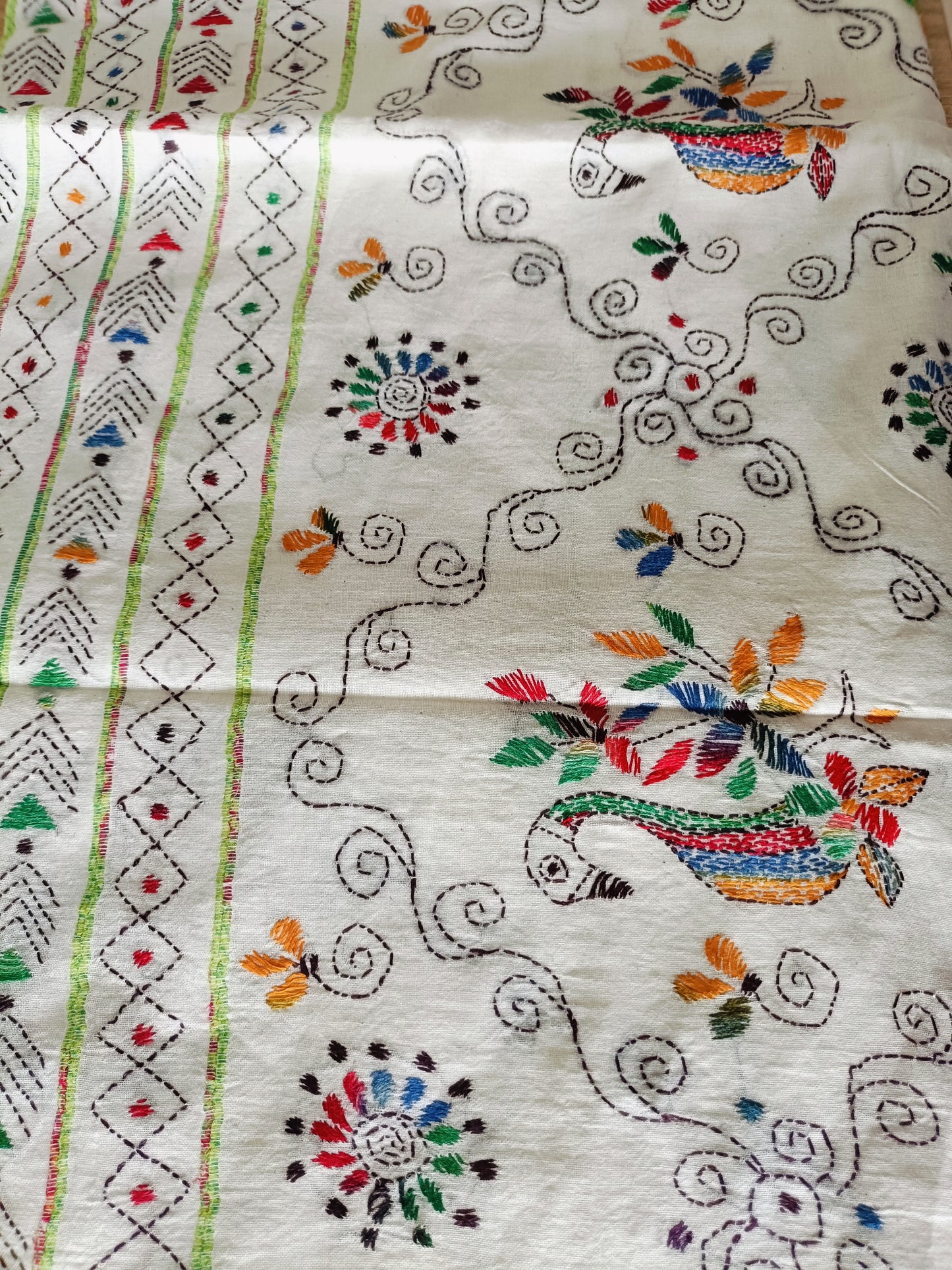गौरांगी - Handmade Kantha Stitch Khesh Cotton Saree