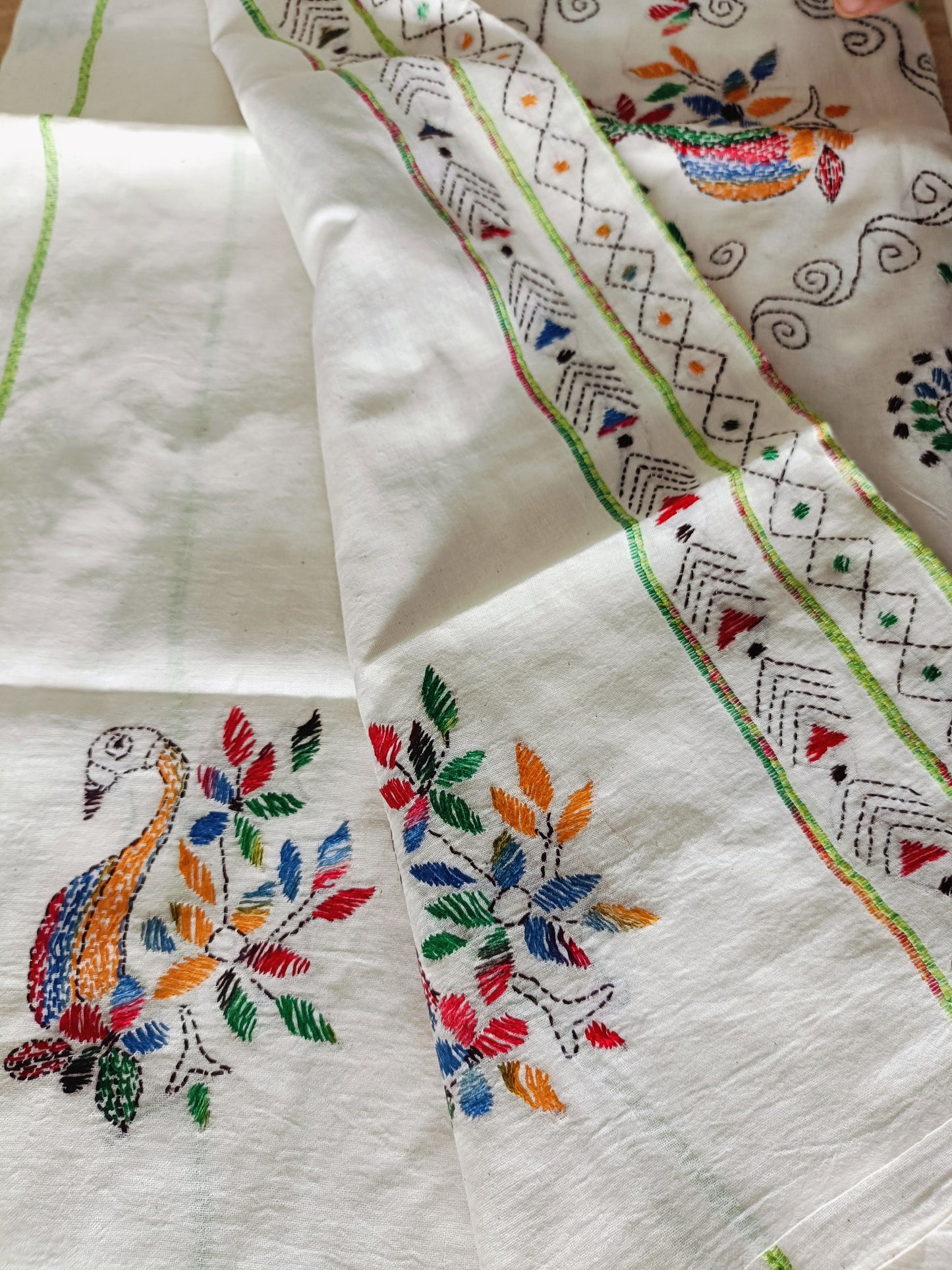 गौरांगी - Handmade Kantha Stitch Khesh Cotton Saree
