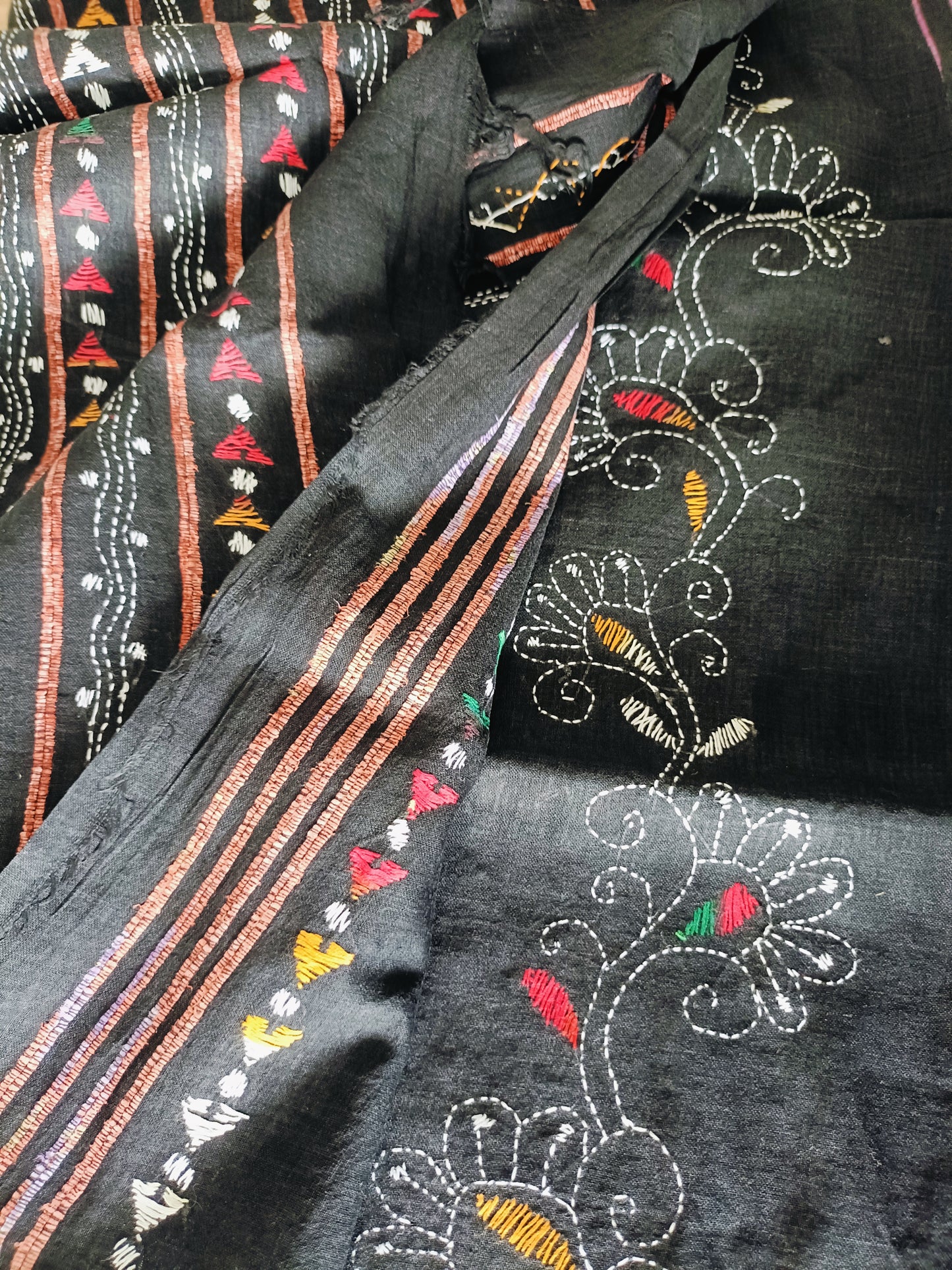 मीनाक्षी - Handmade Kantha Stitch Khesh Cotton Saree