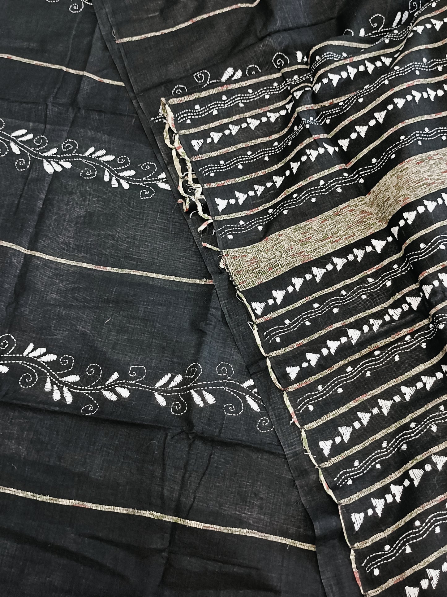 काव्या - Handmade Kantha Stitch Khesh Cotton Saree