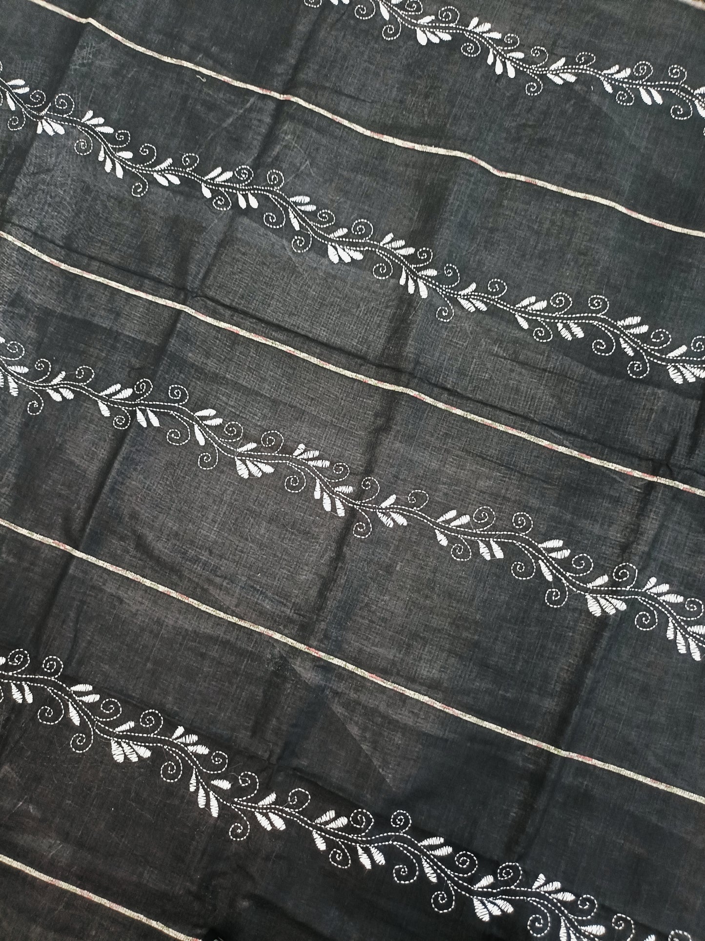 काव्या - Handmade Kantha Stitch Khesh Cotton Saree