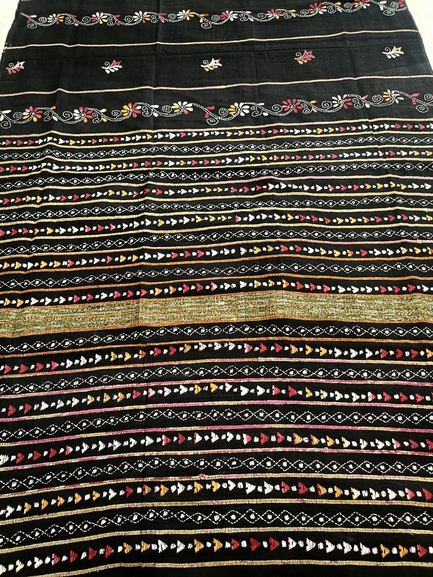 आर्या - Handmade Kantha Stitch Khesh Cotton Saree