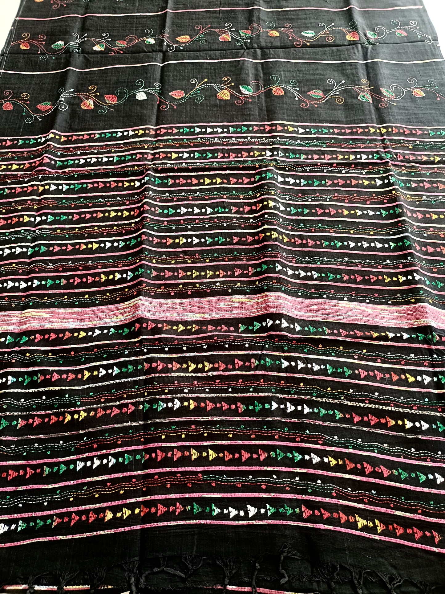 नंदिता - Handmade Kantha Stitch Khesh Cotton Saree