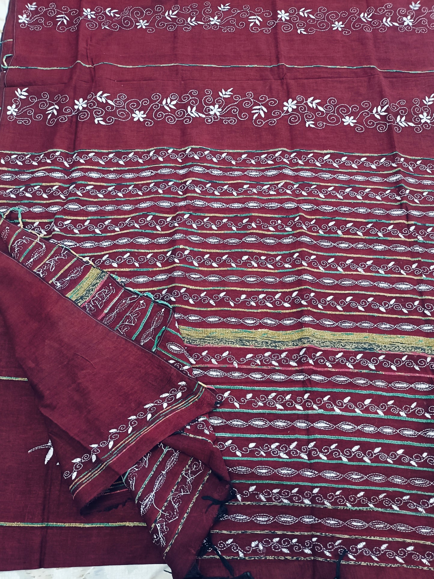 अंगारिका - Handmade Kantha Stitch Khesh Cotton Saree