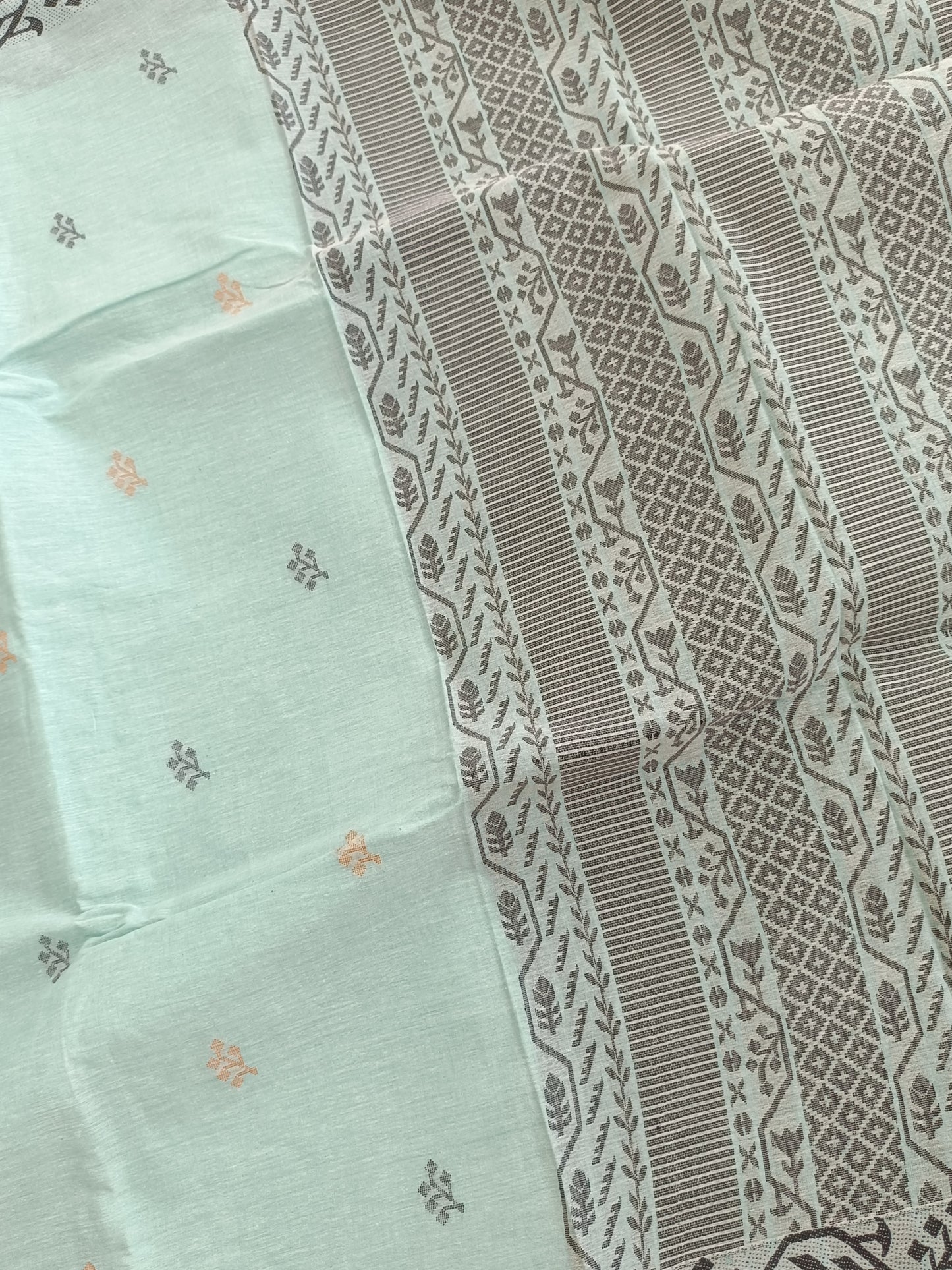 अंशुला - Bengal Cotton Handwoven Sarees