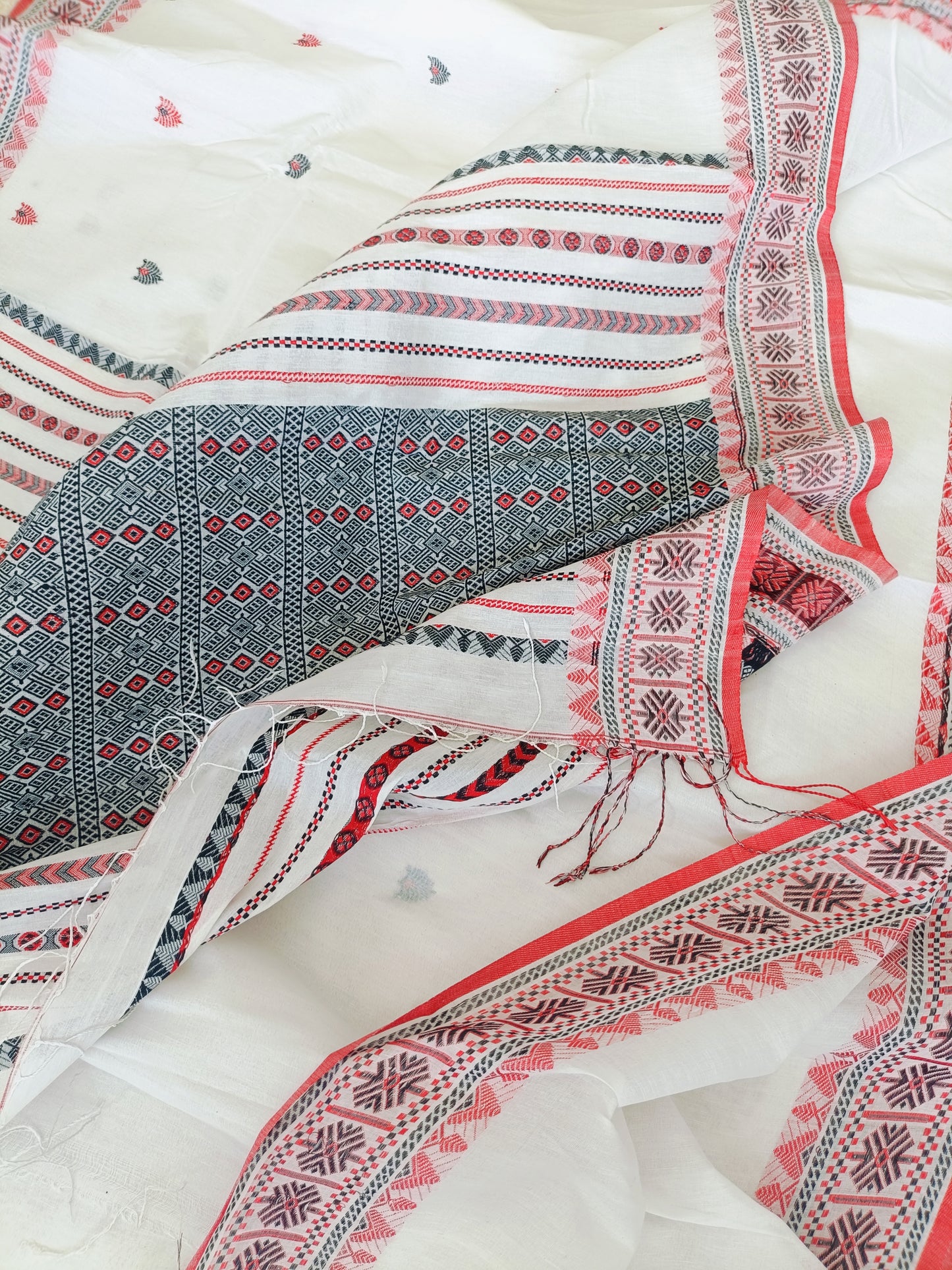 रश्मि - Bengal Cotton Handwoven Sarees