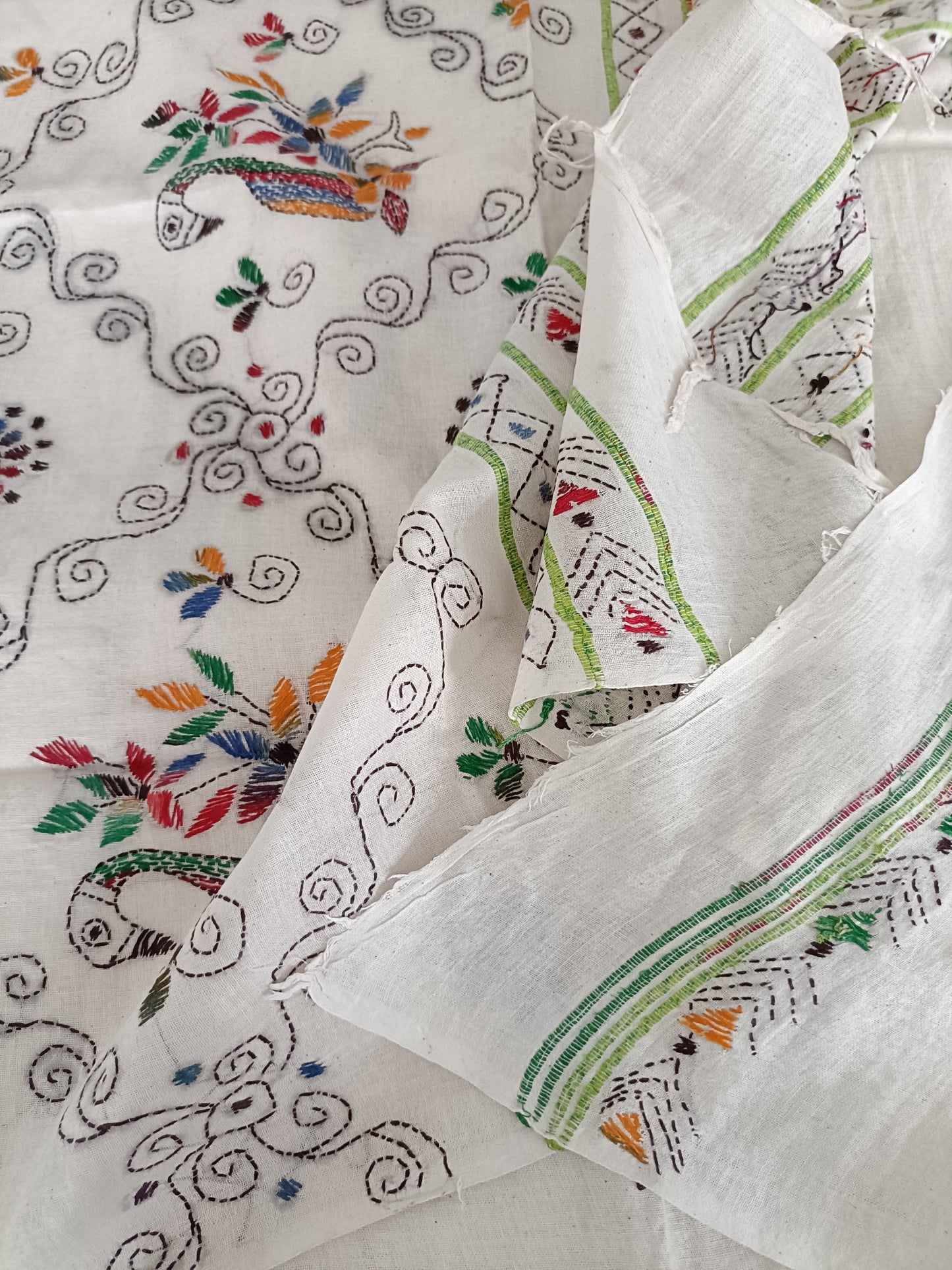 गौरांगी - Handmade Kantha Stitch Khesh Cotton Saree