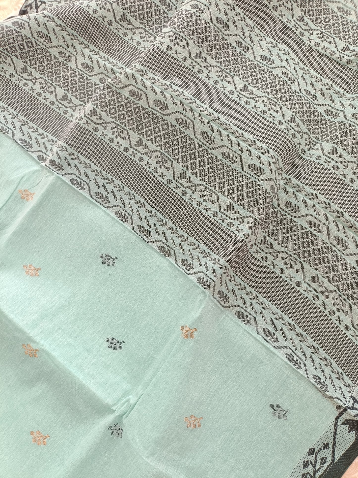 अंशुला - Bengal Cotton Handwoven Sarees