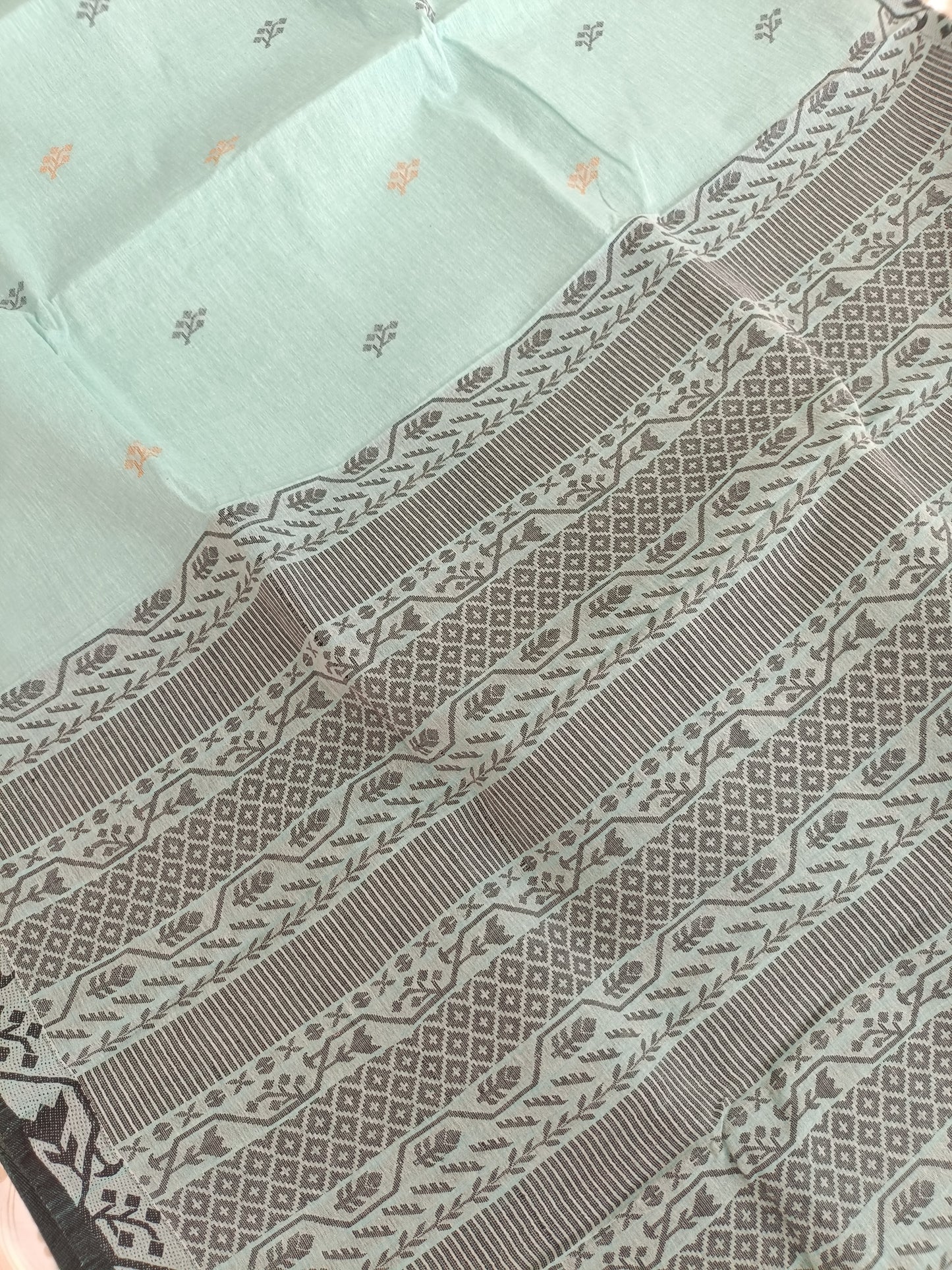 अंशुला - Bengal Cotton Handwoven Sarees