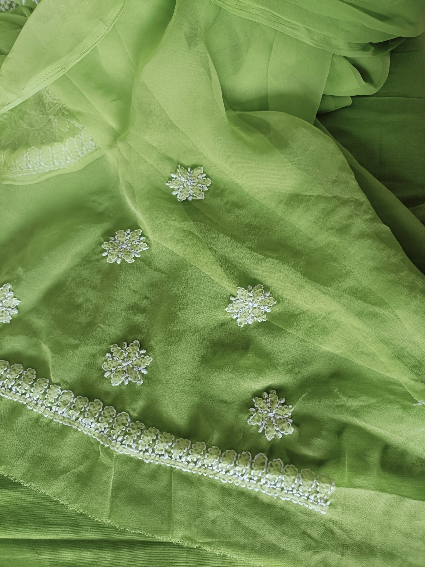 वृतिका़ - Soft Georgette Chikankari Saree