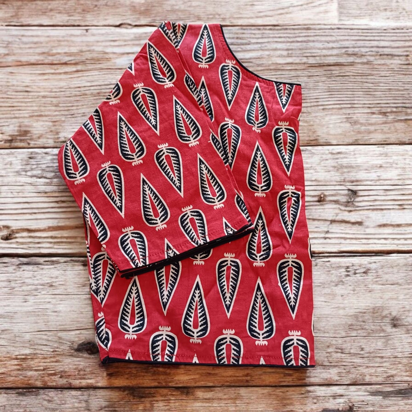 रागवती - Stitched Cotton Bagru Printed Blouse - Stitched Blouse | Tags: Bagru Glass Sleeves
