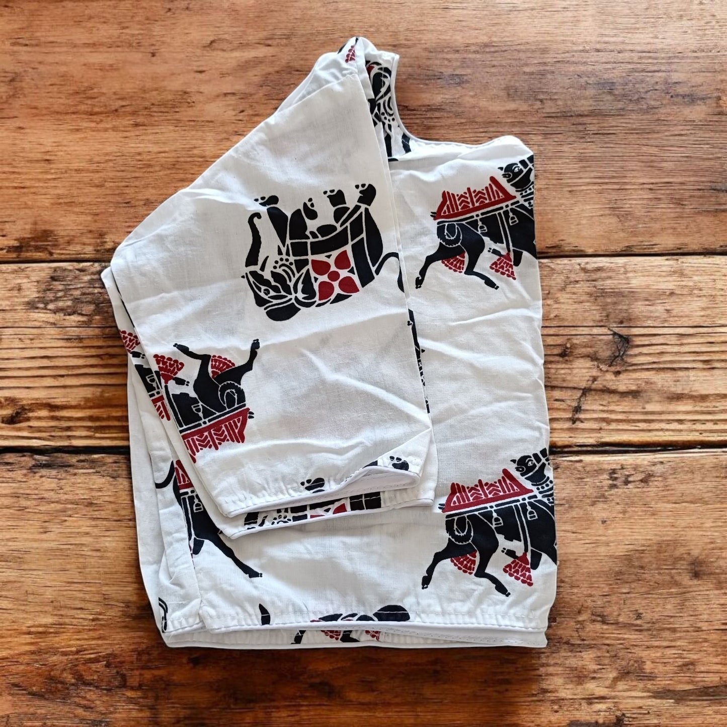 कुहू - Stitched Cotton Bagru Printed Blouse - Stitched Blouse | Tags: Bagru Glass Sleeves