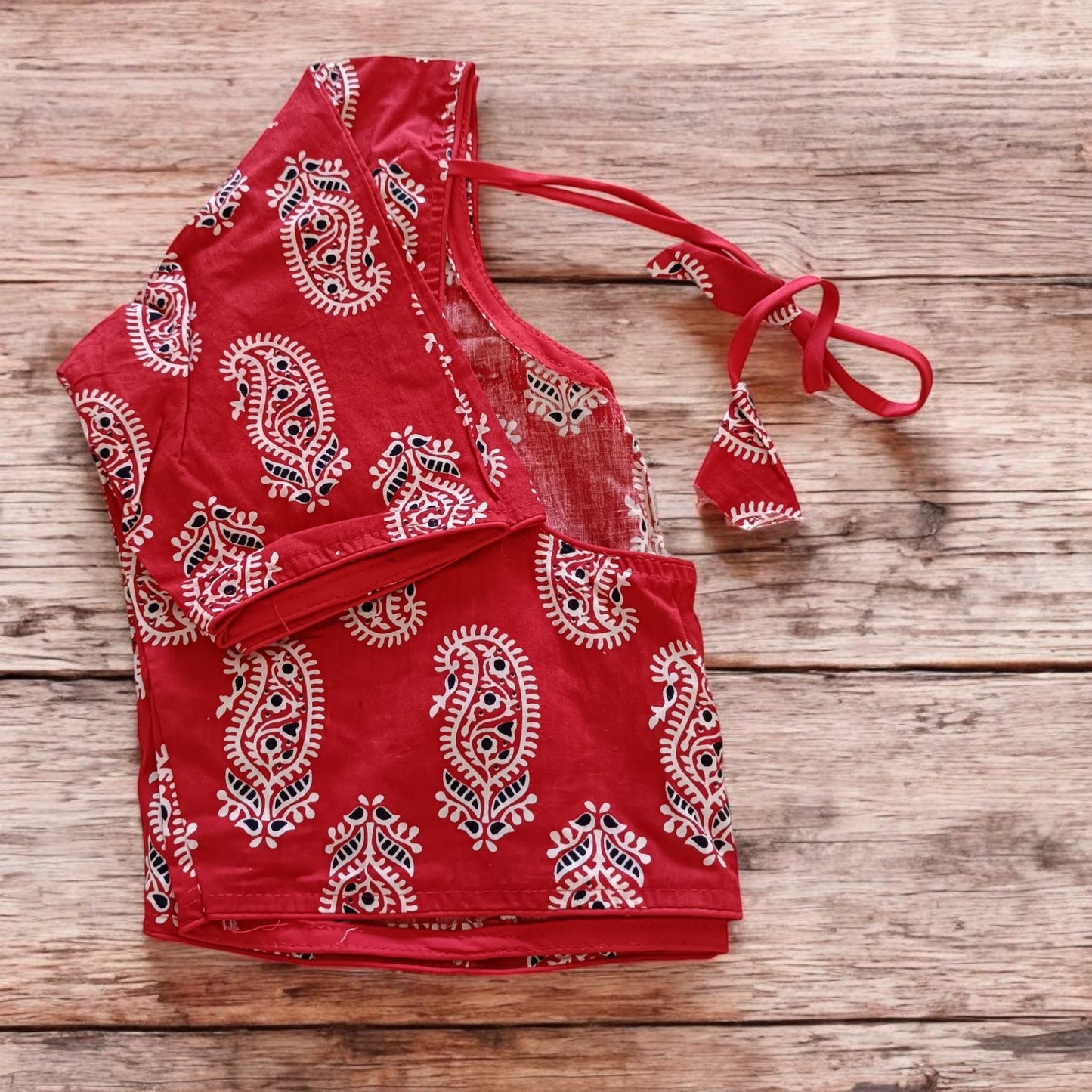नूपुरा - Stitched Cotton Bagru Printed Blouse - Stitched Blouse | Tags: Bagru Glass Sleeves