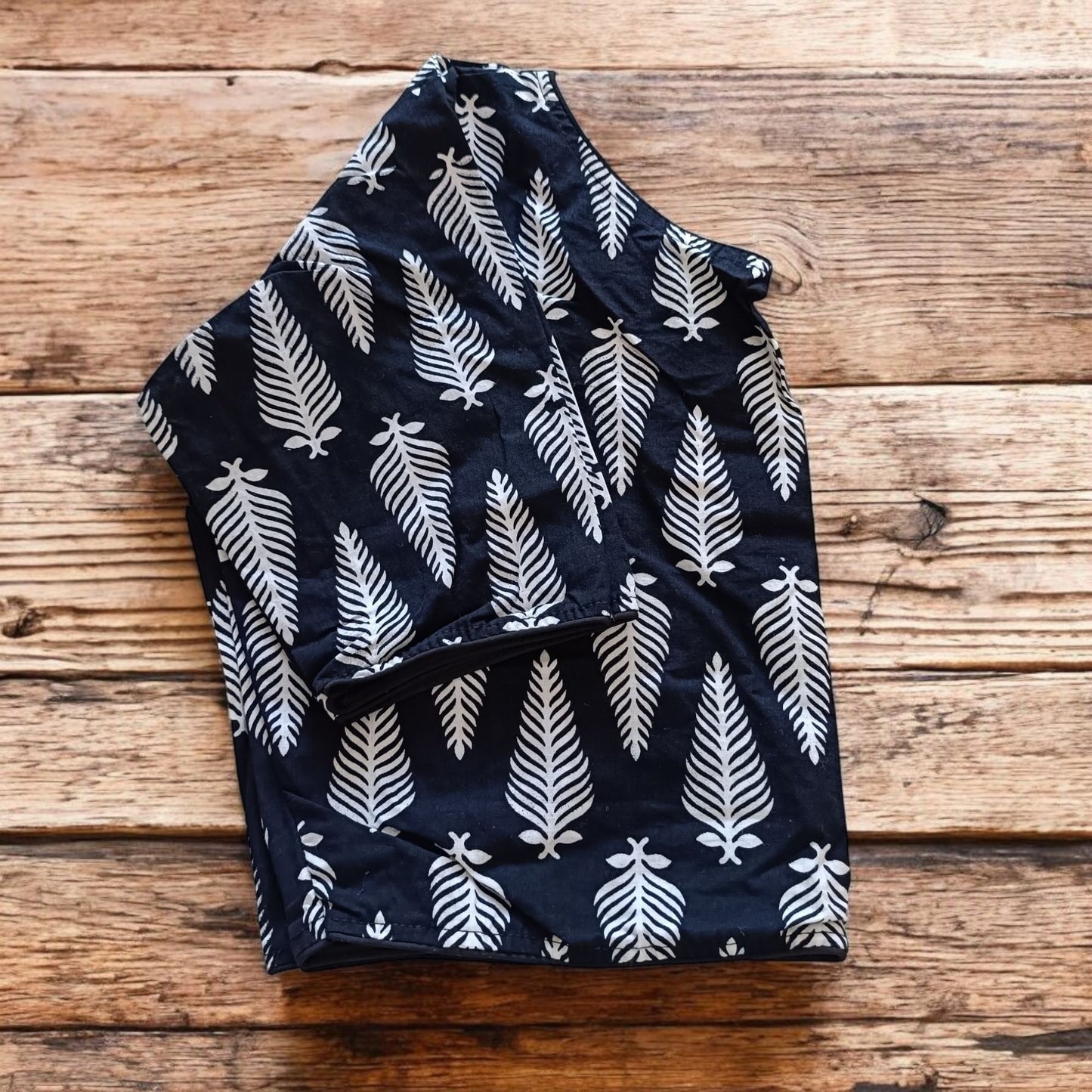 अनंगप्रिया - Stitched Cotton Bagru Printed Blouse - Stitched Blouse | Tags: Bagru Glass Sleeves