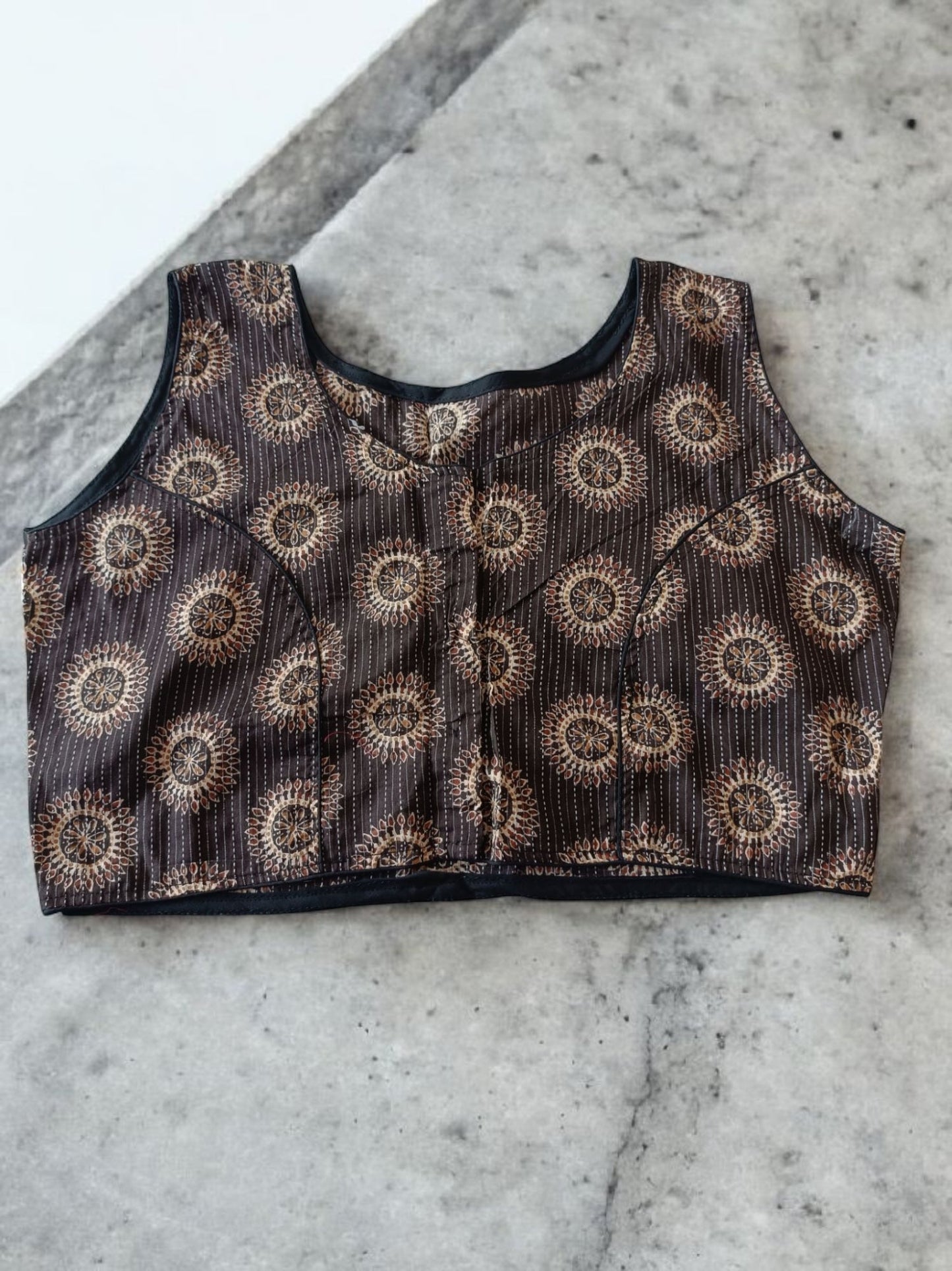 संगीतिका - Stitched Cotton Bagru Printed Sleeveless - Stitched Blouse | Tags: Bagru Cotton Sleeveless
