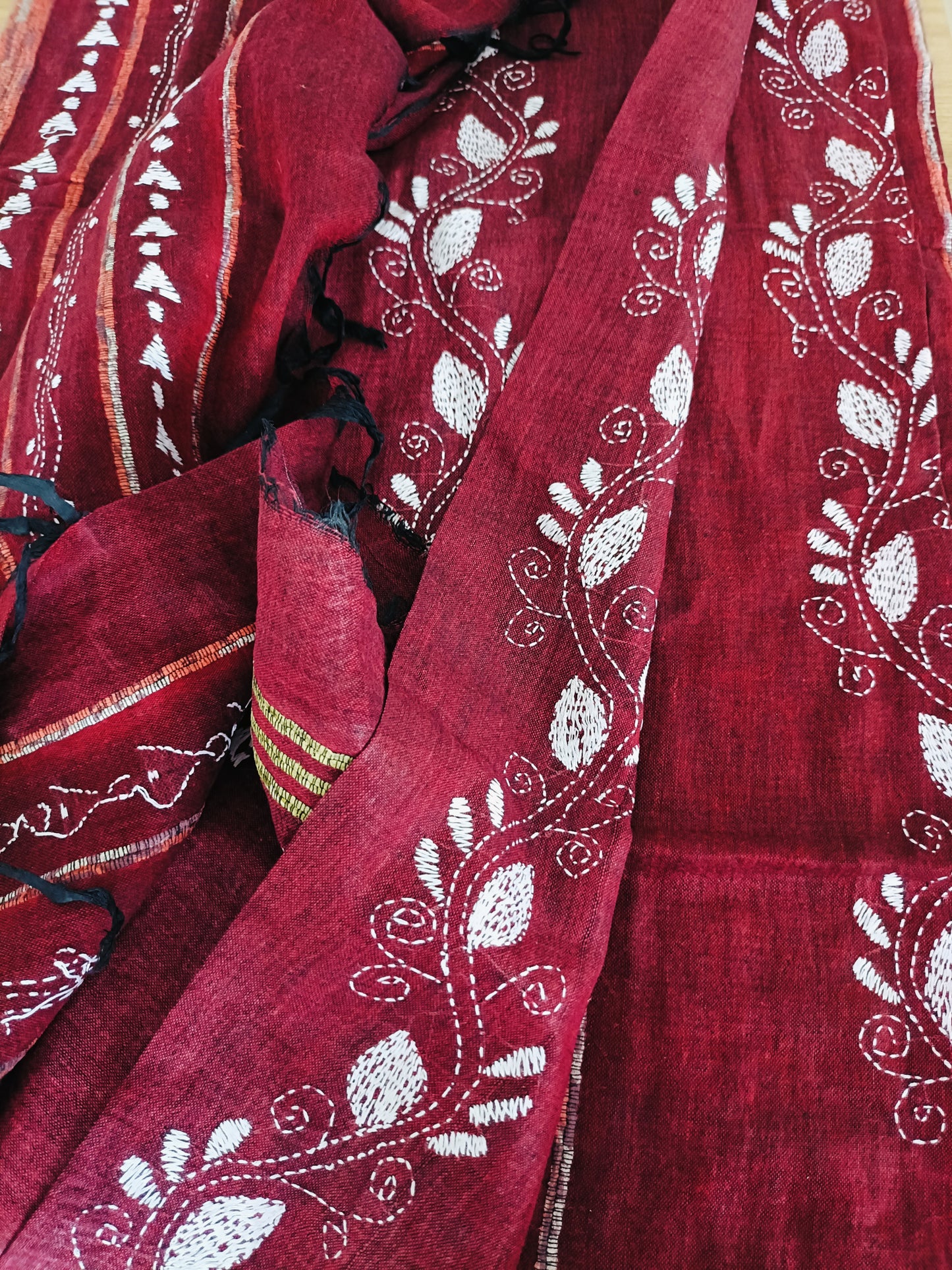 कल्याणी - Handmade Kantha Stitch Khesh Cotton Saree