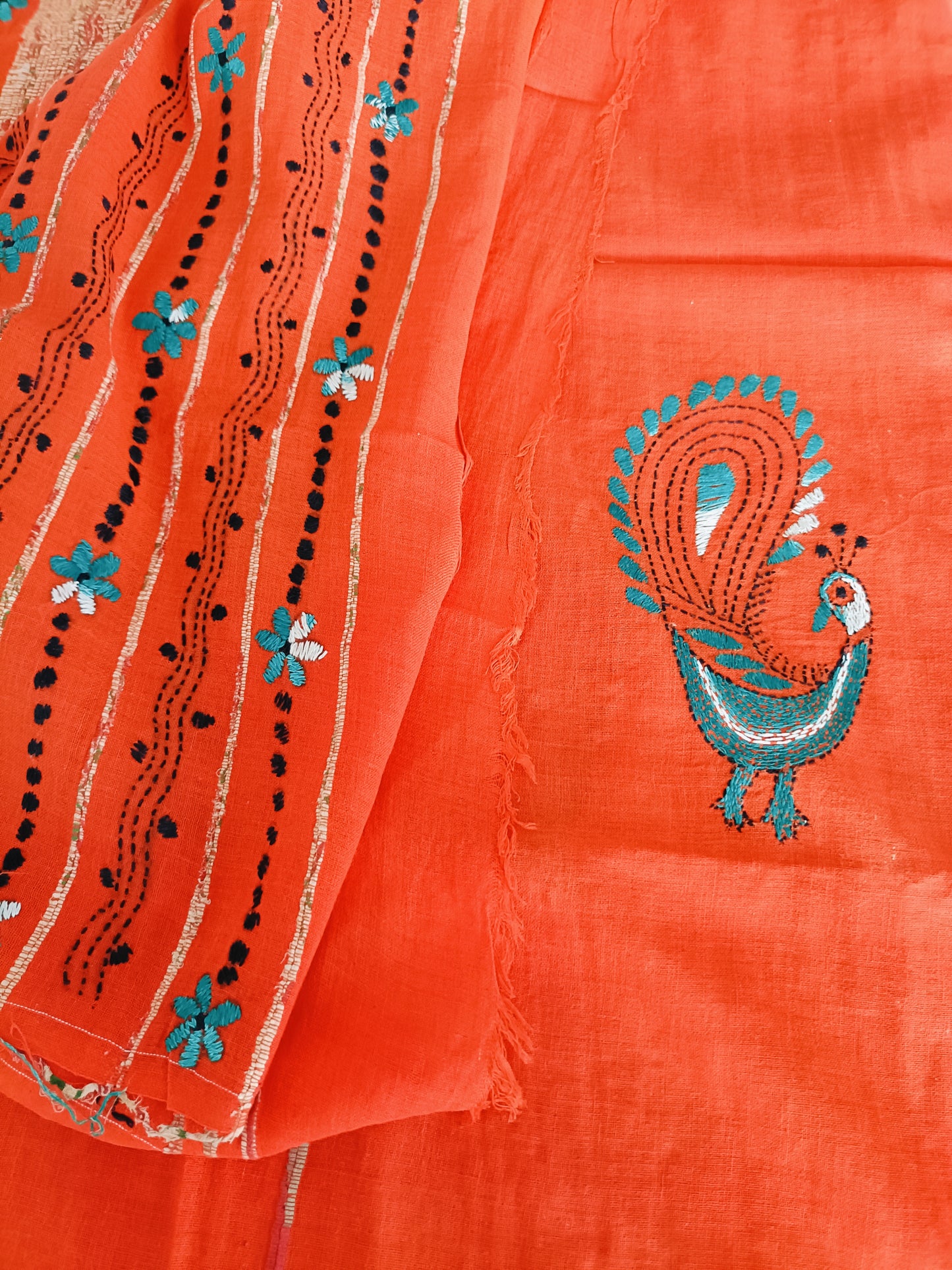 अर्वा - Handmade Kantha Stitch Khesh Cotton Saree