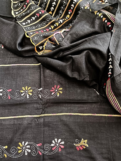 आर्या - Handmade Kantha Stitch Khesh Cotton Saree