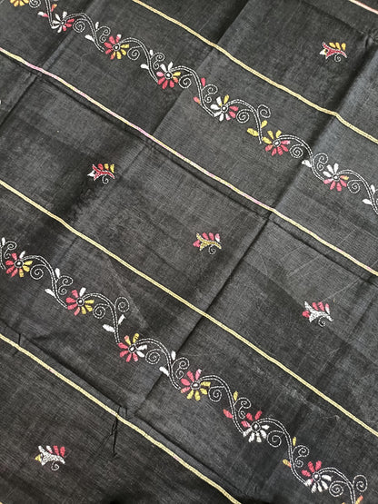 आर्या - Handmade Kantha Stitch Khesh Cotton Saree