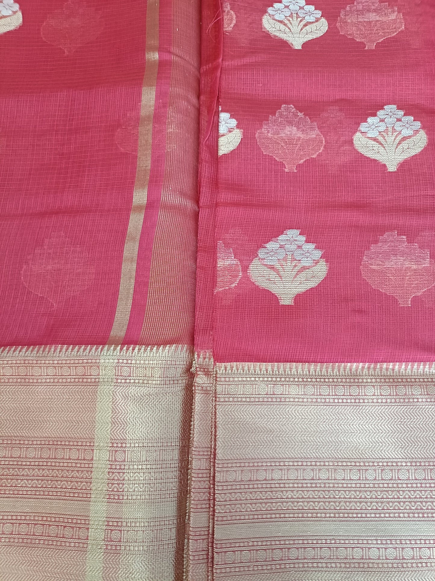 राजनन्दिनी - Gorgeous Kota Doria Saree with Heavy Zari Work