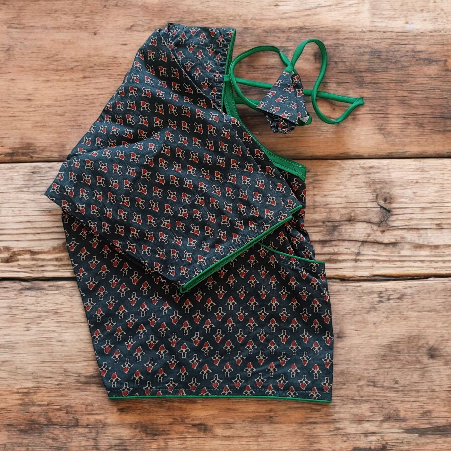 दीप्तिका - Stitched Cotton Bagru Printed Blouse - Stitched Blouse | Tags: Bagru Glass Sleeves