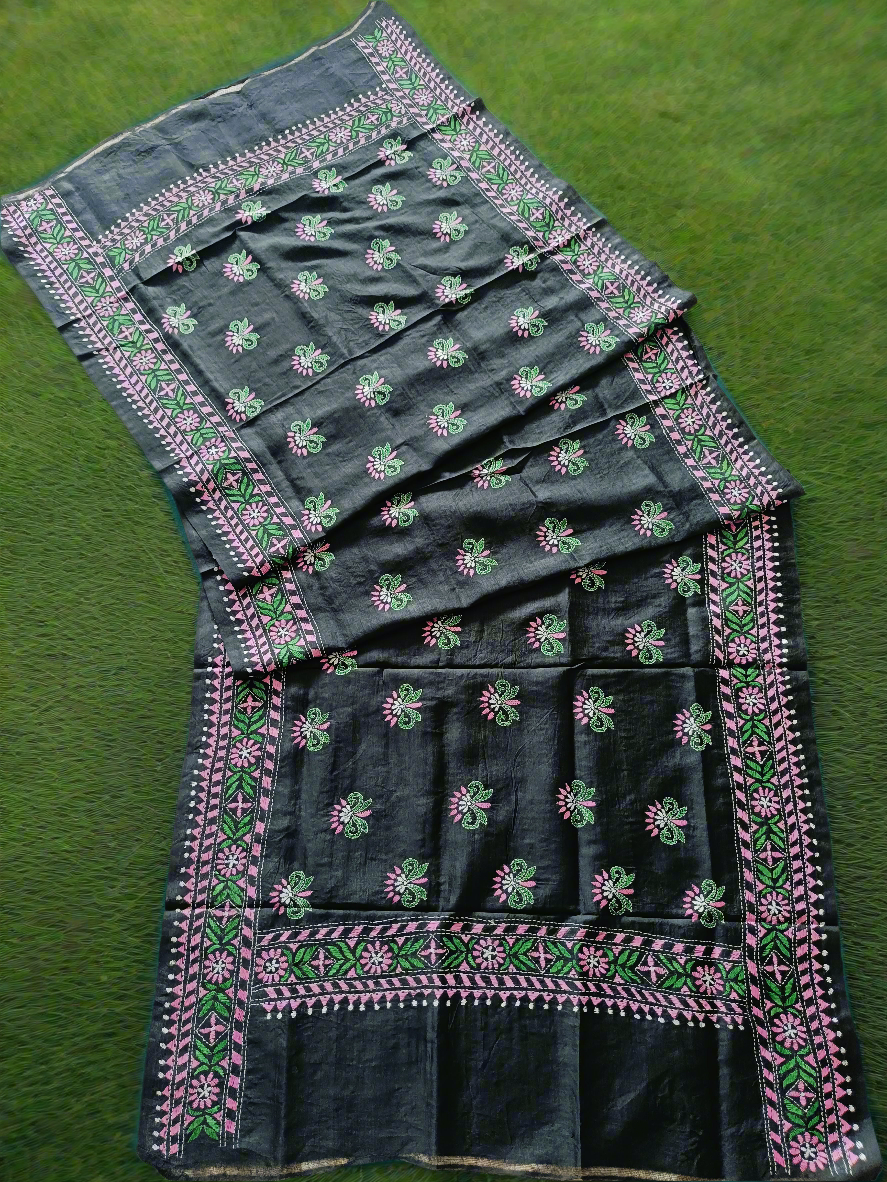 श्यामल पुष्प | Pink Blooms on Midnight