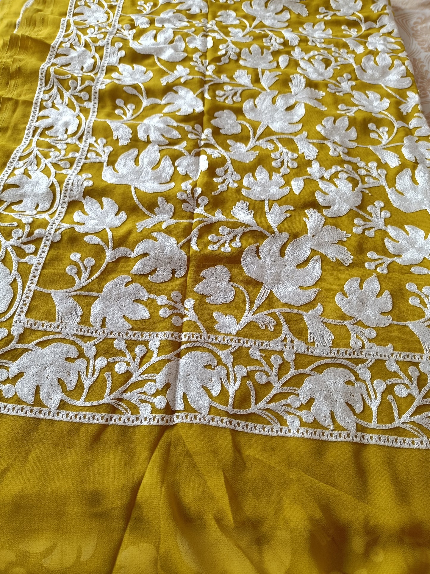 कांचनलालिमा - Georgette Saree With Aari Embroidery - Saree | Tags: Georgette Embroidery